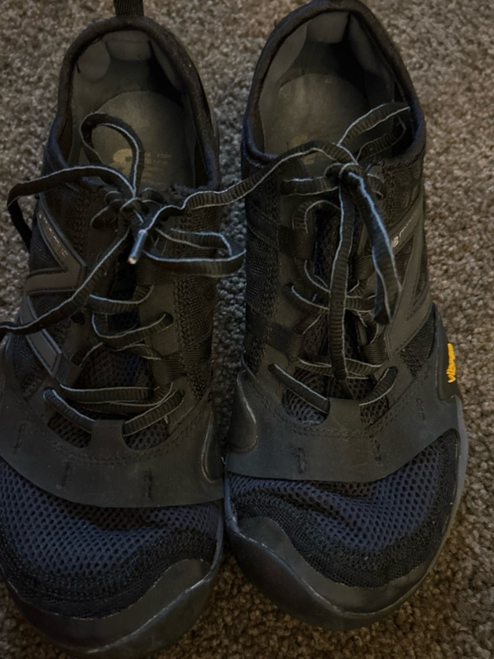 New Balance Men’s Trail Minimus Vibram Black Shoe Size 8 Med per tag description